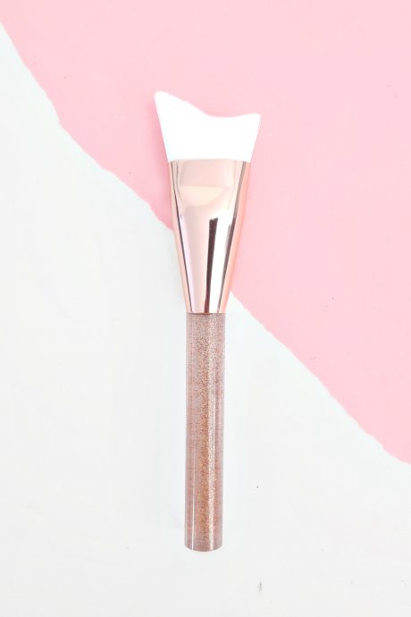 Brocha para contorno glitter gold