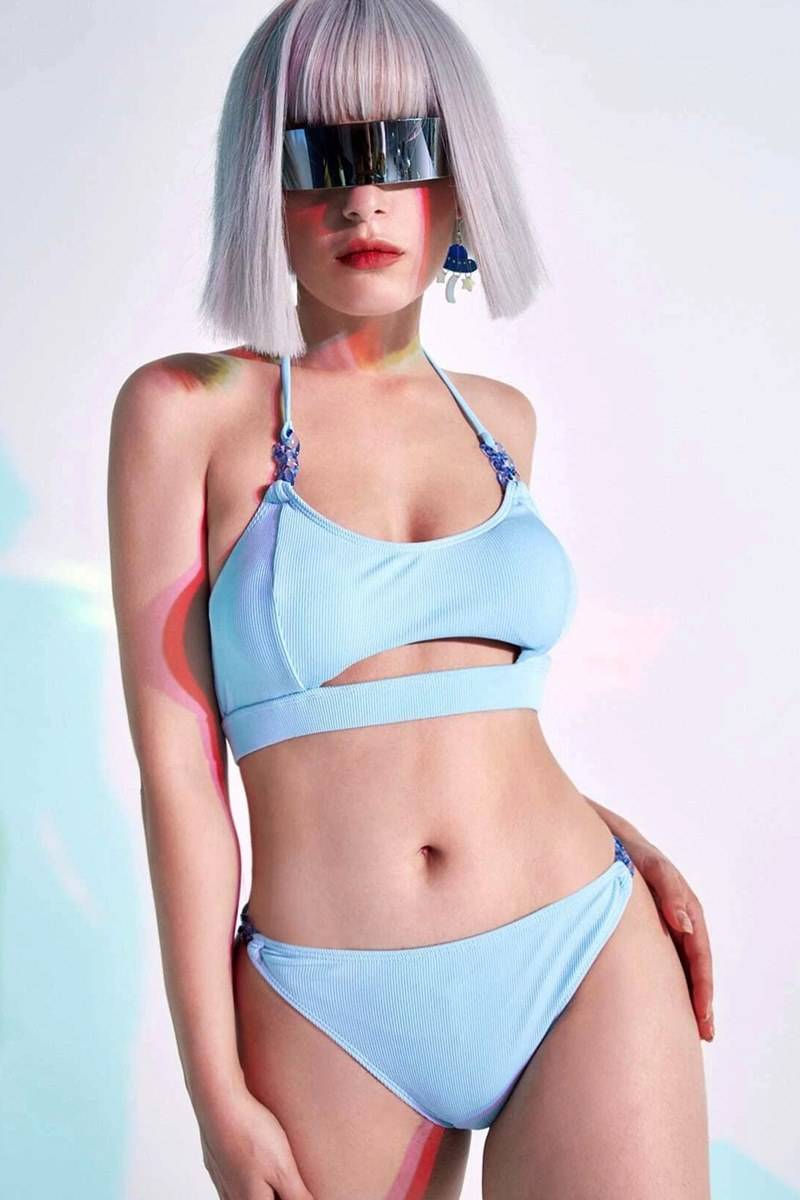 Bikini rib cut out